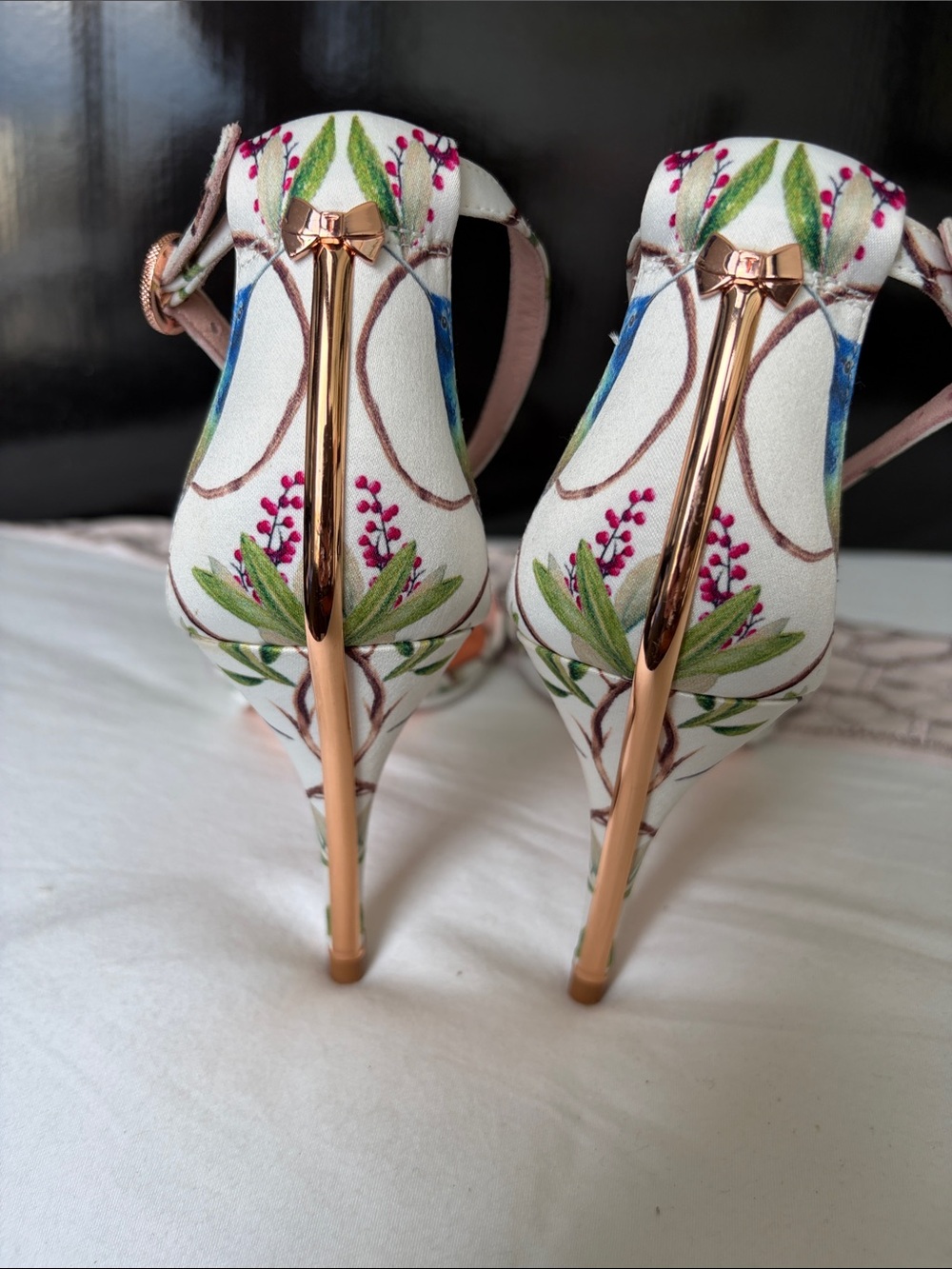 NWOT Ted Baker London White Floral Hummingbird Ankle-Strap Heels - Picture 5 of 7